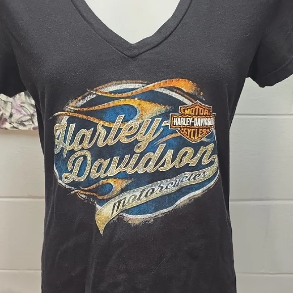Harley-Davidson Women's Black V-Neck Tee with Graphic Logo - Picture 3 of 11